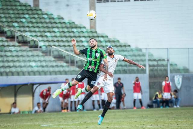 阿莫林：输球更应该谢场 以后每个球员都必须谢场